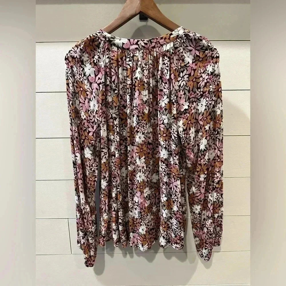 Emily Wonder Floral Peasant Shirt- medium - Picture 4 of 4